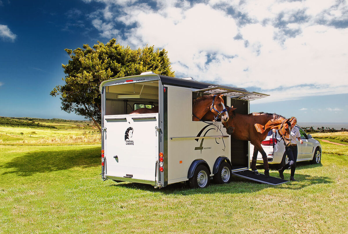 Minimax – Herringbone Three Horse Trailer