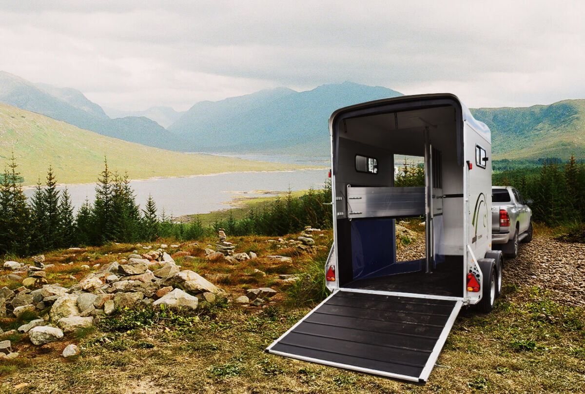 Touring Country- Double Horse Trailer